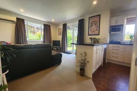 Photo of property in 6 Cosgrove Rise, Riverstone Terraces, Upper Hutt, 5018