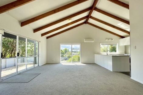 Photo of property in 10 Brian Crescent, Stanmore Bay, Whangaparaoa, 0932