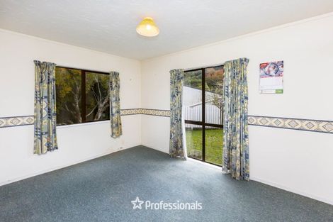 Photo of property in 5 Tulsa Grove, Totara Park, Upper Hutt, 5018