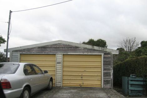 Photo of property in 5 Kiwi Crescent, Tawa, Wellington, 5028