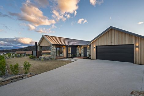 Photo of property in 30 Carrickmore Crescent, Wanaka, 9305