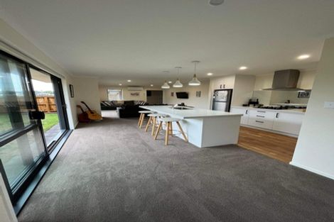 Photo of property in 15 Nukuroa Close, Waitara, 4320