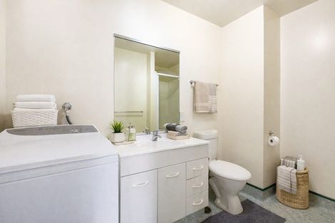 Photo of property in Palm Grove Apartments, 3/13d Palm Grove, Berhampore, Wellington, 6023