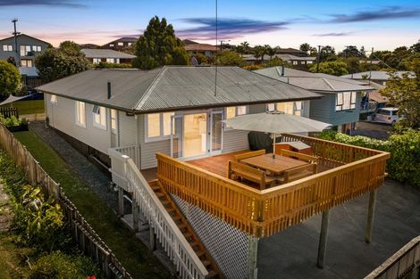 Photo of property in 91 Don Buck Road, Massey, Auckland, 0614