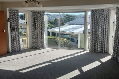 Photo of property in 79 Beazley Avenue, Paparangi, Wellington, 6037
