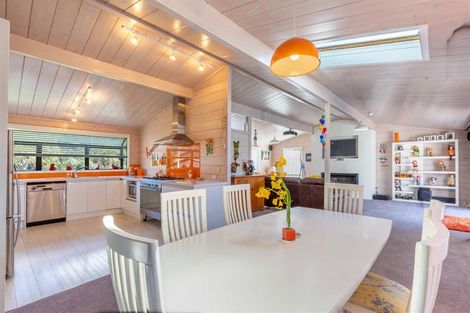 Photo of property in 14 Highwood Grove, Torbay, Auckland, 0630