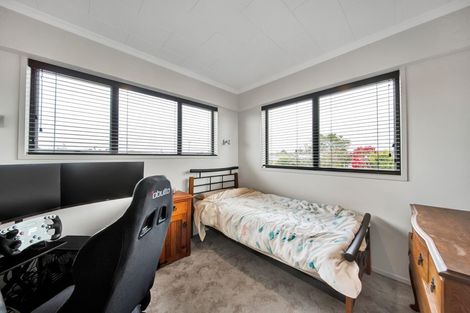 Photo of property in 25 Truby King Street, Merrilands, New Plymouth, 4312