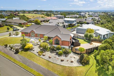 Photo of property in 54 Cashmere Drive, Fitzherbert, Palmerston North, 4410