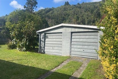 Photo of property in 90 Waikawa Road, Picton, 7220