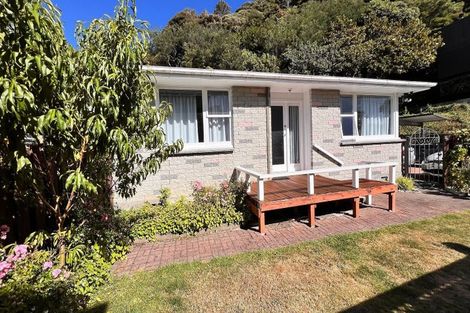 Photo of property in 2/26 Tawa Street, Eastbourne, Lower Hutt, 5013
