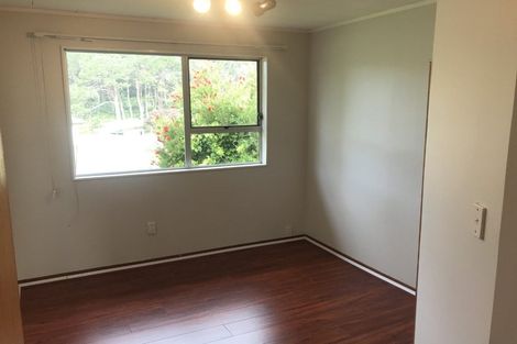 Photo of property in 21 Lavery Place, Sunnynook, Auckland, 0632