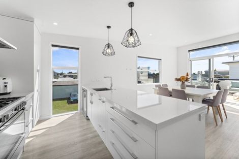 Photo of property in 22a Karewa Parade, Papamoa Beach, Papamoa, 3118