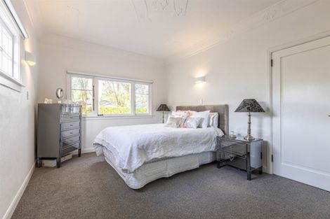 Photo of property in 43 Manapouri Crescent, Hokowhitu, Palmerston North, 4410