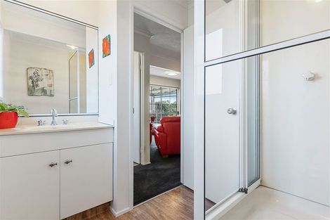 Photo of property in 65 Aviemore Drive, Highland Park, Auckland, 2010