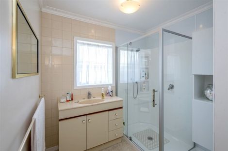 Photo of property in 98 Bartholomew Road, Levin, 5510