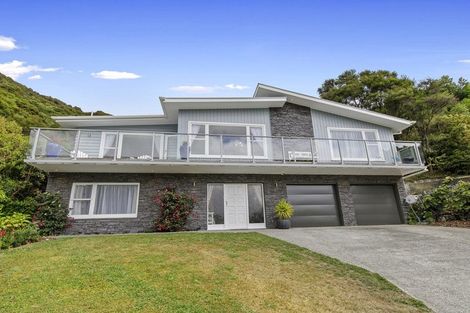 Photo of property in 8 Volkner Grove, Waterloo, Lower Hutt, 5011