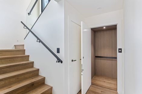 Photo of property in 10a Whiteley Street, Moturoa, New Plymouth, 4310