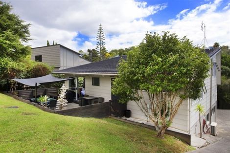Photo of property in 1/17 Tiri View Place, Waiake, Auckland, 0630