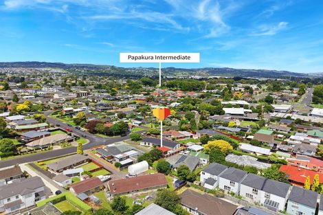 Photo of property in 10 Alf Walker Place, Papakura, 2110