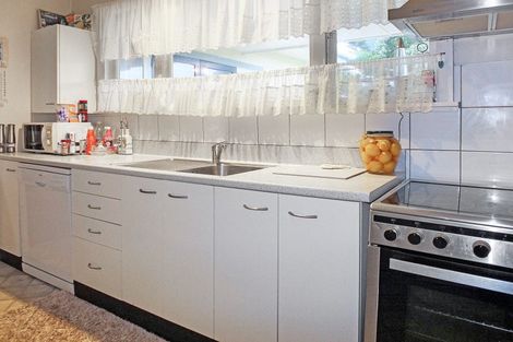 Photo of property in 18 Brown Terrace, Foxton Beach, Foxton, 4815