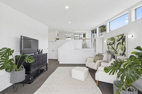 Photo of property in 32 Mantell Street, Seatoun, Wellington, 6022