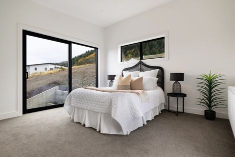 Photo of property in 6 Florence Close, Queenstown Hill, Queenstown, 9300
