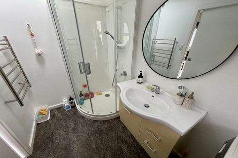 Photo of property in 2 Te Pari Pari Road, Pukerua Bay, 5026