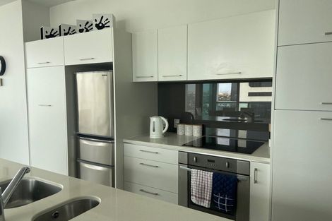 Photo of property in Sentinel Apartments, 904/3 Northcroft Street, Takapuna, Auckland, 0622