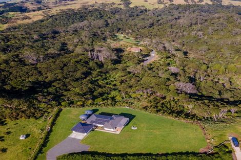 Photo of property in 197 Awhitu Central Road, Awhitu, Waiuku, 2684