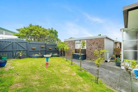 Photo of property in 3/38 Kirrie Avenue, Te Atatu South, Auckland, 0610