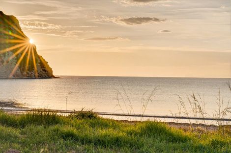 Photo of property in 22 Pohutukawa Drive, Mahia, Nuhaka, 4198