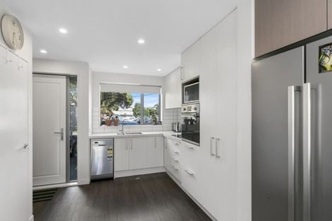 Photo of property in 3/2 Stone Street, Miramar, Wellington, 6022