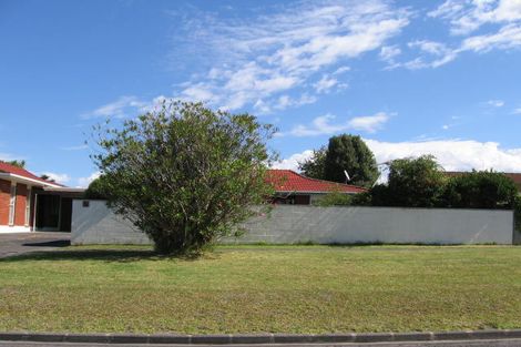 Photo of property in 2/5-7 Rock Isle Road, Torbay, Auckland, 0630