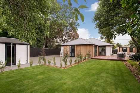 Photo of property in 35 Tui Street, Fendalton, Christchurch, 8041