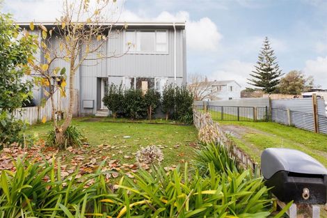 Photo of property in 8-10 Opie Place, Highbury, Palmerston North, 4412