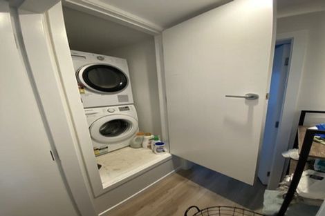 Photo of property in 3b Hillview Crescent, Paparangi, Wellington, 6037