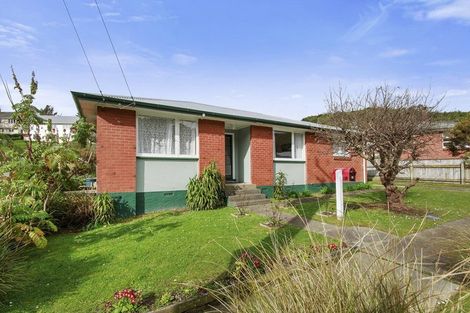 Photo of property in 188 Sievers Grove, Cannons Creek, Porirua, 5024