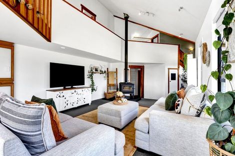 Photo of property in 20 Kiri Road, Te Kiri, Opunake, 4682