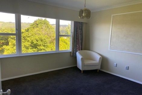 Photo of property in 21 Saint Edmund Crescent, Tawa, Wellington, 5028