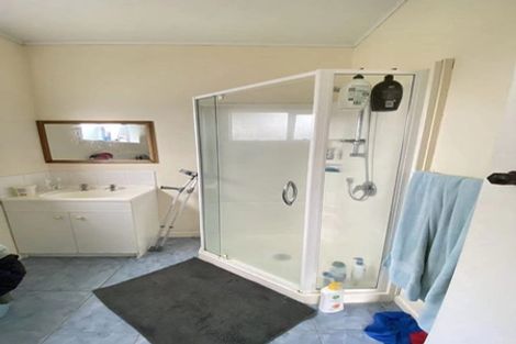 Photo of property in 14 Northcote Road, Takapuna, Auckland, 0622