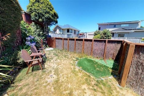 Photo of property in 5 Dennis Way, Island Bay, Wellington, 6023