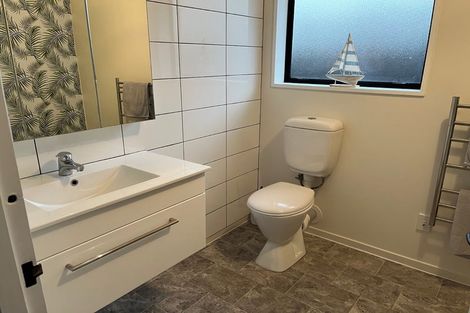 Photo of property in 2/162 Main Road, Redcliffs, Christchurch, 8081