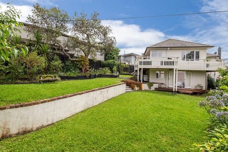 Photo of property in 27 Creamer Avenue, Belmont, Auckland, 0622