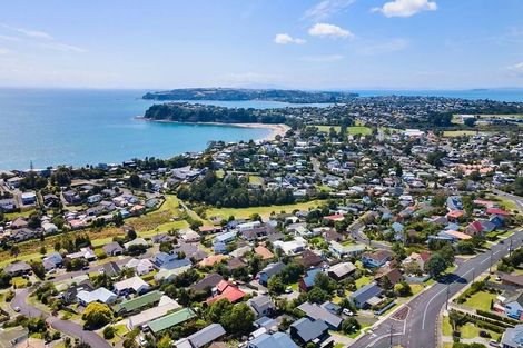 Photo of property in 52 Brightside Road, Stanmore Bay, Whangaparaoa, 0932