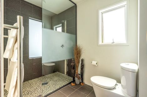 Photo of property in 50 Carsons Road, Waiheke Island, 1971