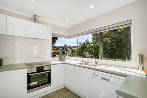 Photo of property in 1/4 De Havilland Drive, Goodwood Heights, Auckland, 2105