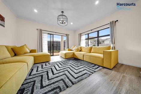 Photo of property in 6a Leven Lane, Totara Heights, Auckland, 2105