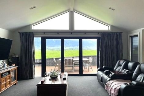 Photo of property in 33 Shearwater Drive, Kaikoura, 7300