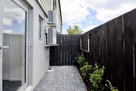 Photo of property in 5/94 Target Road, Totara Vale, Auckland, 0629