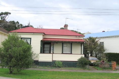 Photo of property in 100 Karaka Road, Thames, 3500